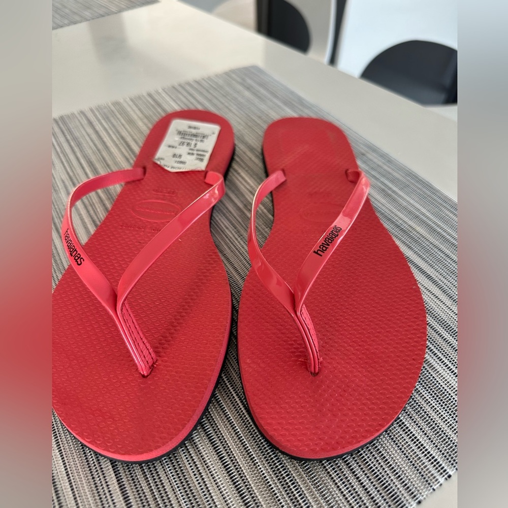 Havavianas Coral color size 9/10 US